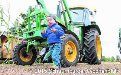 Großes Oldtimer-Treffen mit einer Kartoffel-Ernte