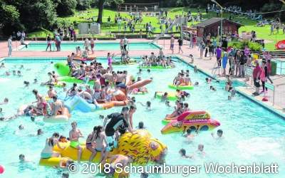 Der Förderverein Sonnenbrinkbad 
übernimmt Badebetrieb und kauft Wärme