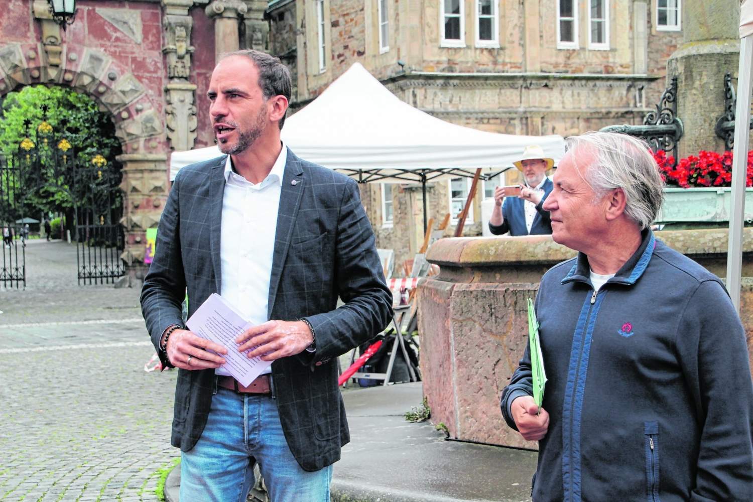 Schaumburger Wochenblatt Wie In Montmartre Nur Auf Dem Markt