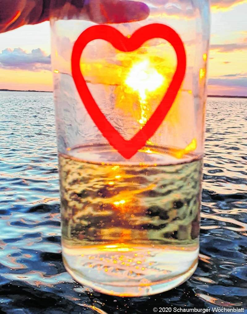 Ein wirklich sehr schöner Sonnenuntergang, quasi vor der Haustür, am Steinhuder Meer. fen Noel Kramer.Anja Kuban und Ralf Schröder, Suthfeld