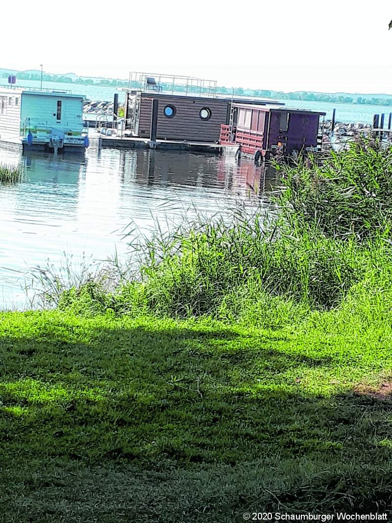 Urlaub in Meesiger, Campingplatz Gravelotte: Hausboote, Schwalbenkolonie, Möven, baden. Diesen herrlichen blick vom Ferienhaus hatten wir jeden Tag bei strahlendem Sonnenschein. Liane Bönisch